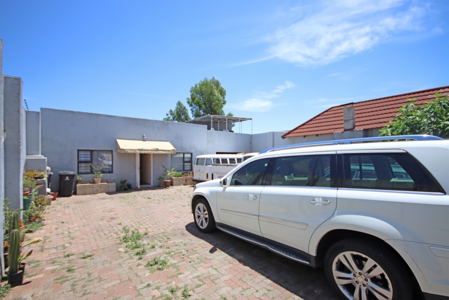 10 Bedroom Property for Sale in Primrose Gauteng