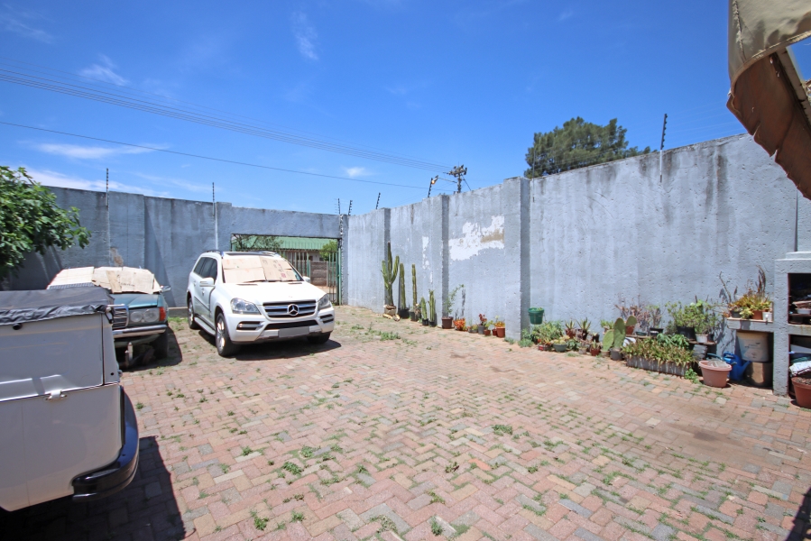 10 Bedroom Property for Sale in Primrose Gauteng