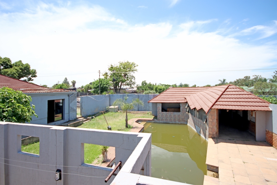10 Bedroom Property for Sale in Primrose Gauteng