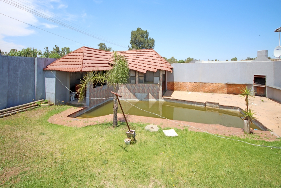 10 Bedroom Property for Sale in Primrose Gauteng