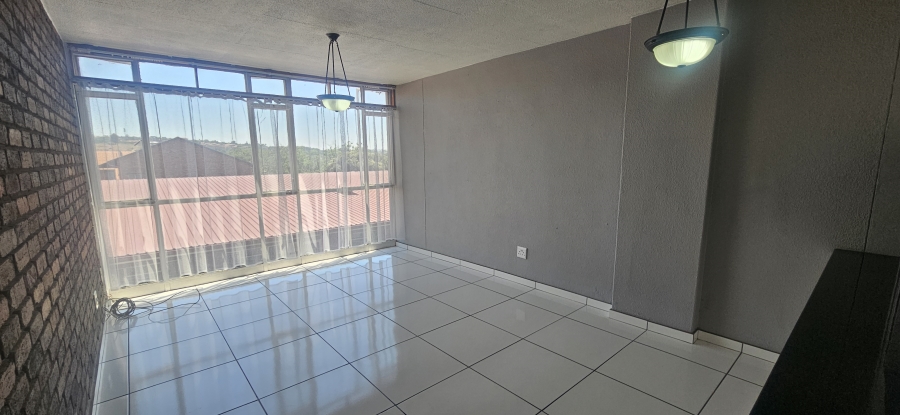 2 Bedroom Property for Sale in New Redruth Gauteng