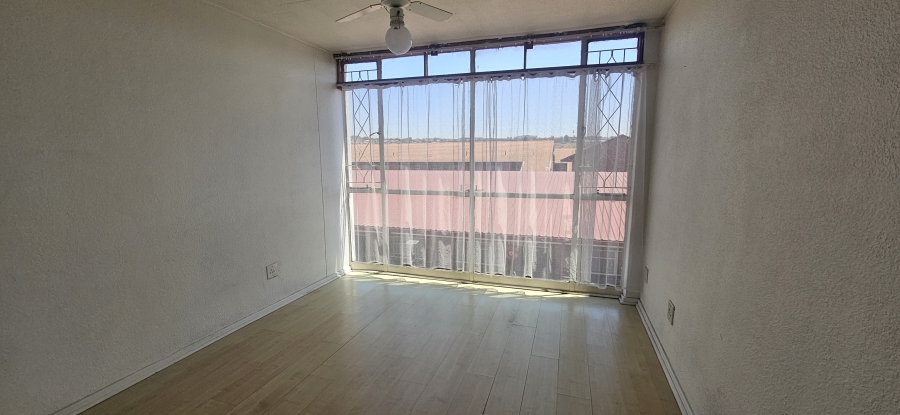 2 Bedroom Property for Sale in New Redruth Gauteng