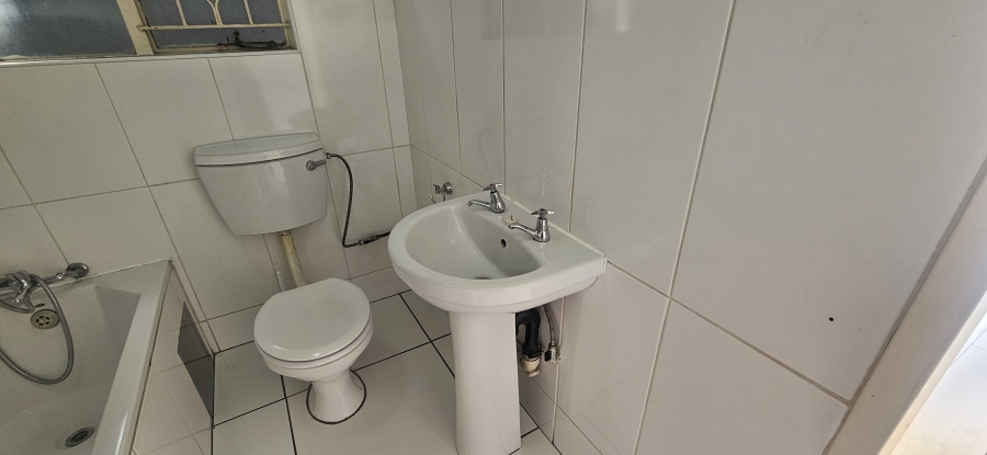 2 Bedroom Property for Sale in New Redruth Gauteng