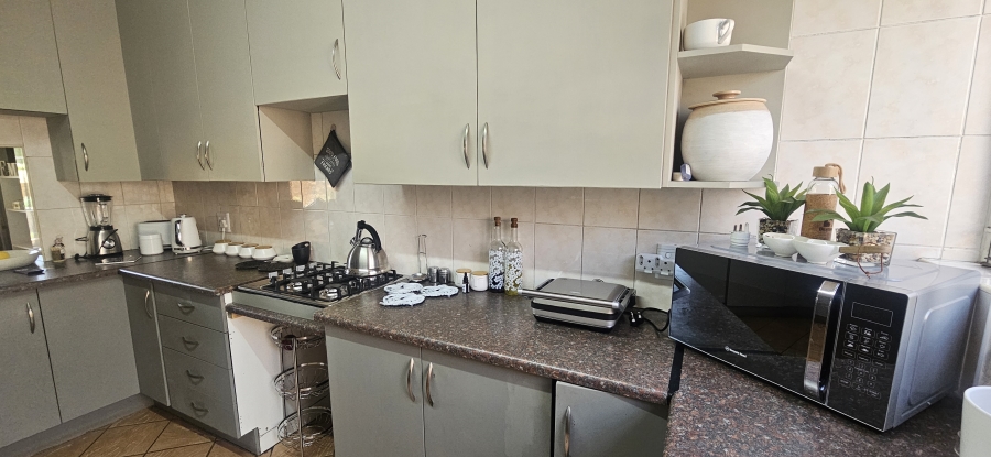 3 Bedroom Property for Sale in Albemarle Gauteng