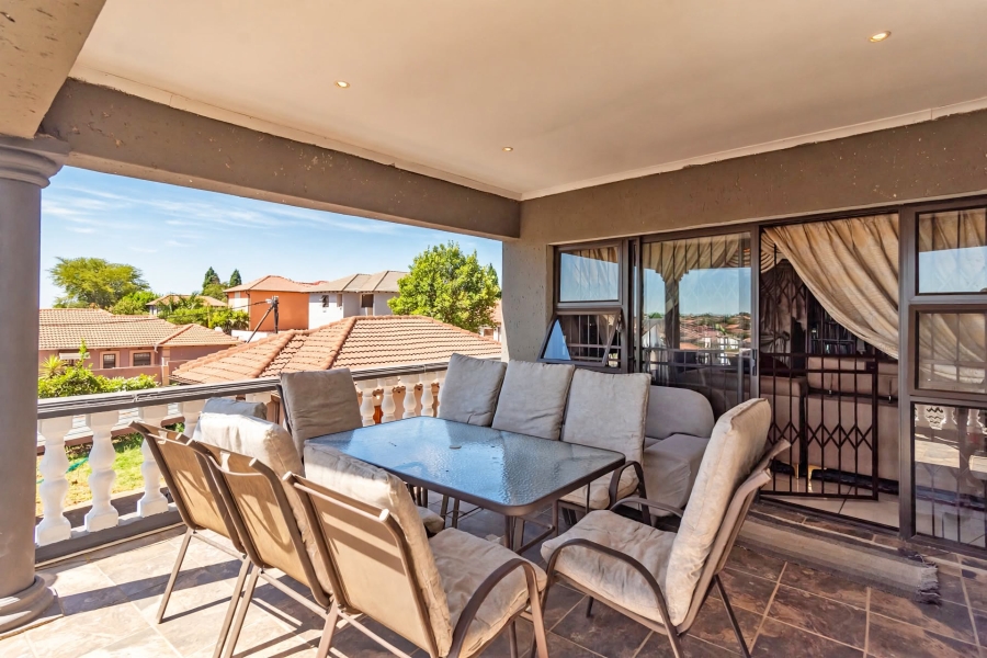 7 Bedroom Property for Sale in Cosmo City Gauteng