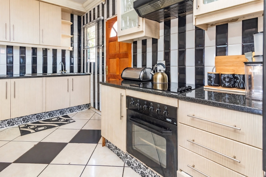 7 Bedroom Property for Sale in Cosmo City Gauteng