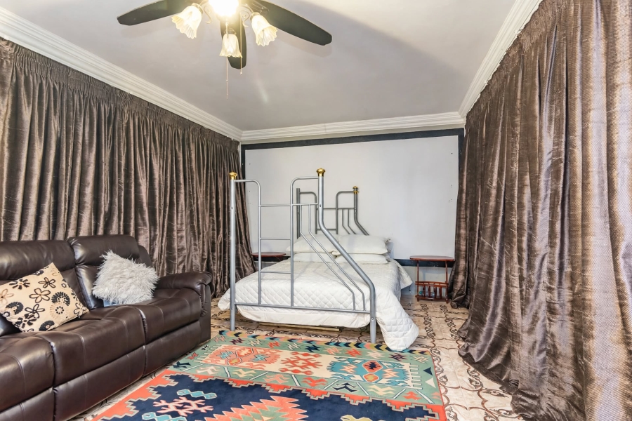7 Bedroom Property for Sale in Cosmo City Gauteng