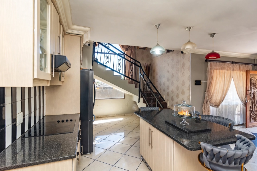 7 Bedroom Property for Sale in Cosmo City Gauteng