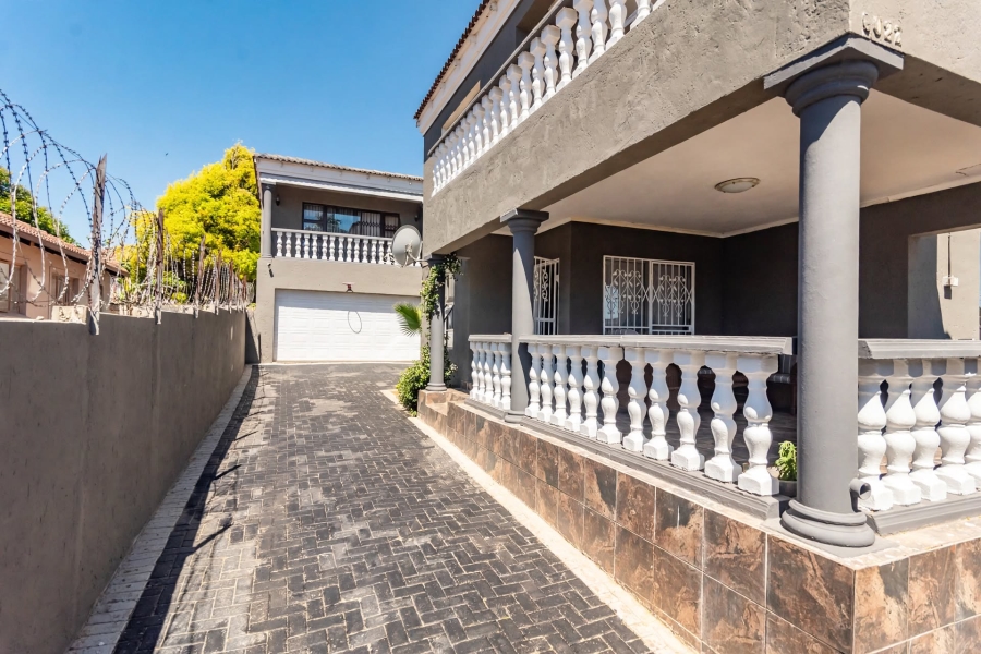 7 Bedroom Property for Sale in Cosmo City Gauteng
