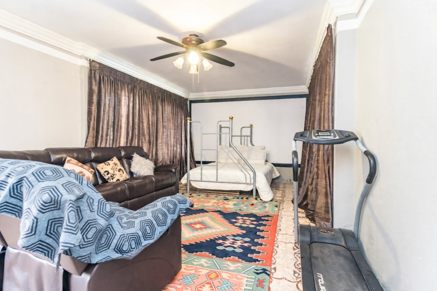 7 Bedroom Property for Sale in Cosmo City Gauteng