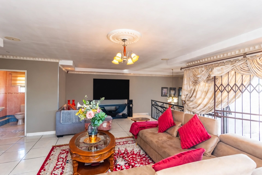 7 Bedroom Property for Sale in Cosmo City Gauteng