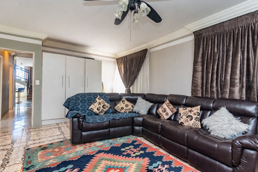 7 Bedroom Property for Sale in Cosmo City Gauteng