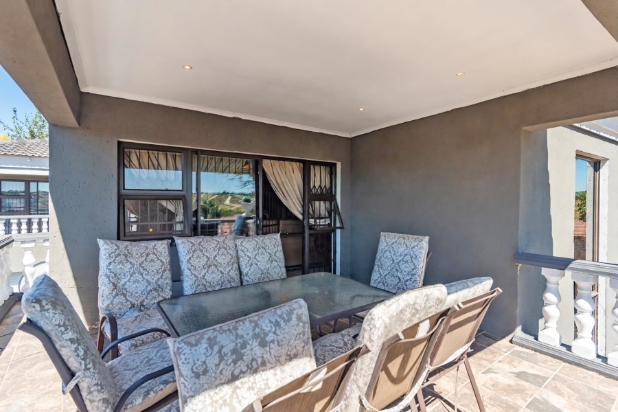 7 Bedroom Property for Sale in Cosmo City Gauteng