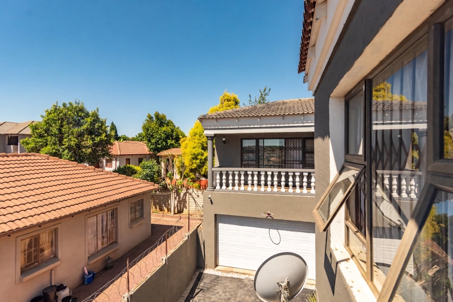 7 Bedroom Property for Sale in Cosmo City Gauteng