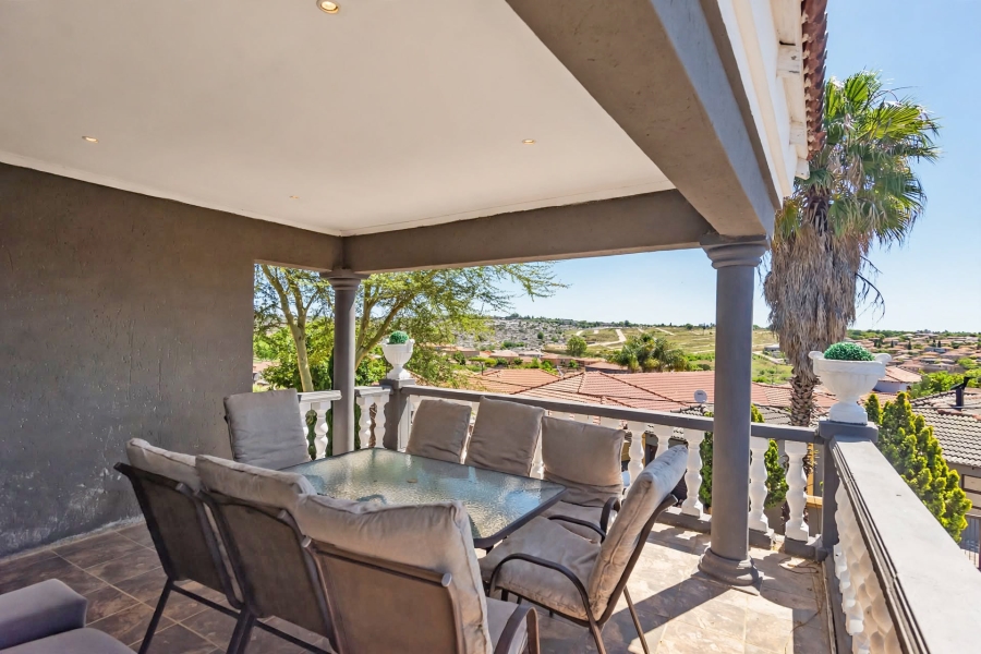 7 Bedroom Property for Sale in Cosmo City Gauteng