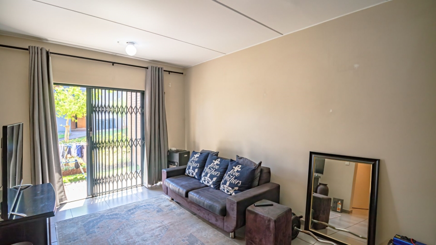2 Bedroom Property for Sale in Vorna Valley Gauteng
