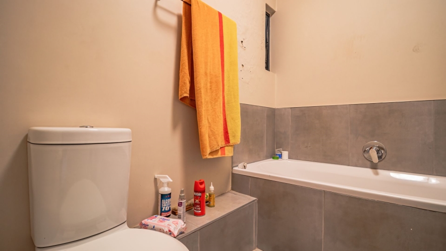 2 Bedroom Property for Sale in Vorna Valley Gauteng