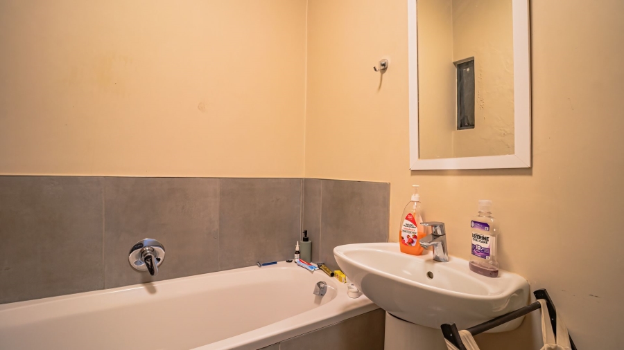 2 Bedroom Property for Sale in Vorna Valley Gauteng