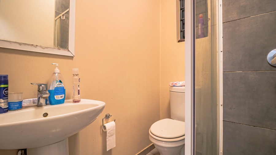 2 Bedroom Property for Sale in Vorna Valley Gauteng