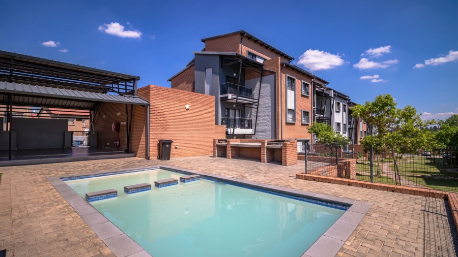 2 Bedroom Property for Sale in Vorna Valley Gauteng