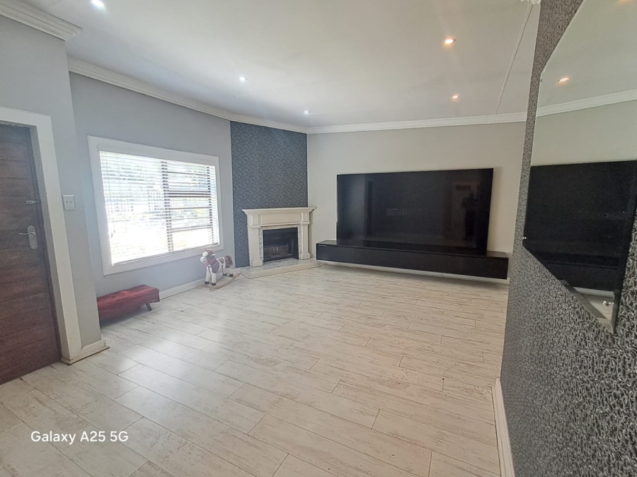 4 Bedroom Property for Sale in Brackendowns Gauteng