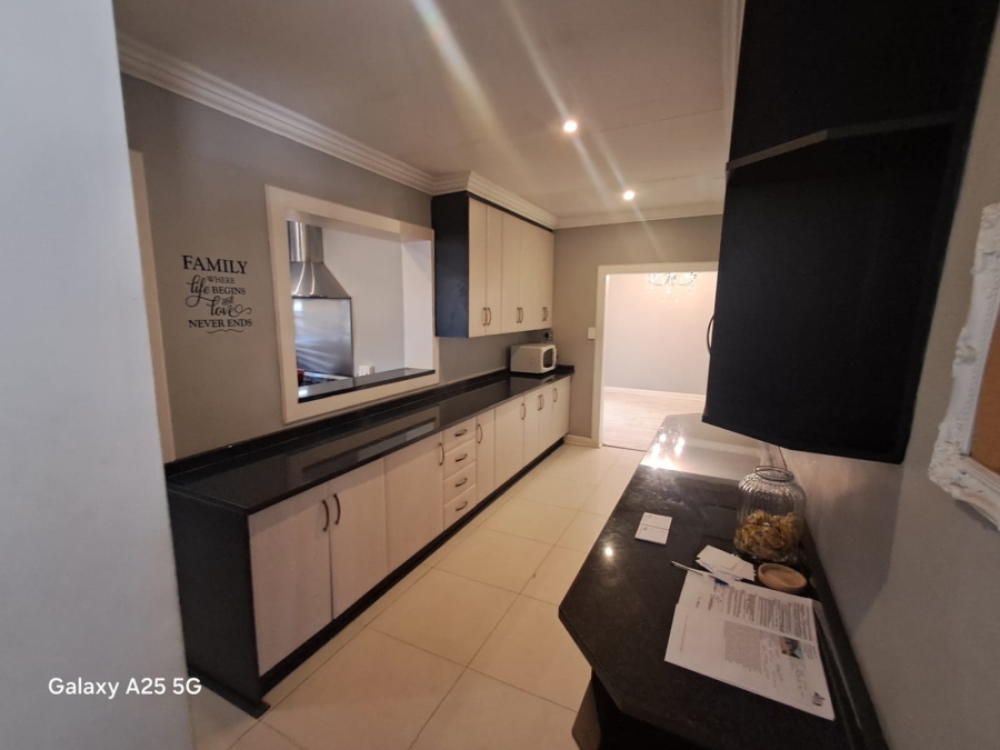 4 Bedroom Property for Sale in Brackendowns Gauteng