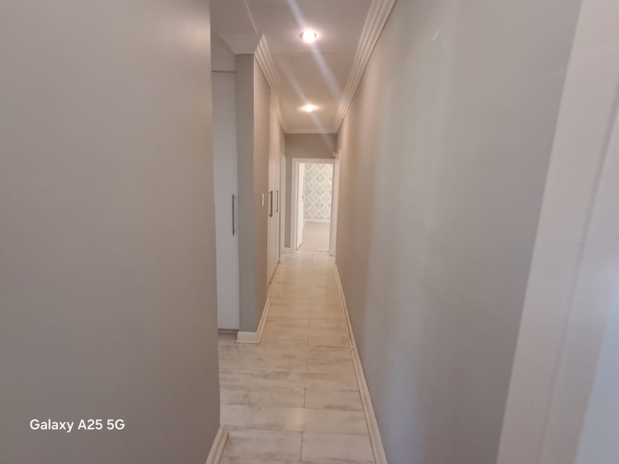 4 Bedroom Property for Sale in Brackendowns Gauteng
