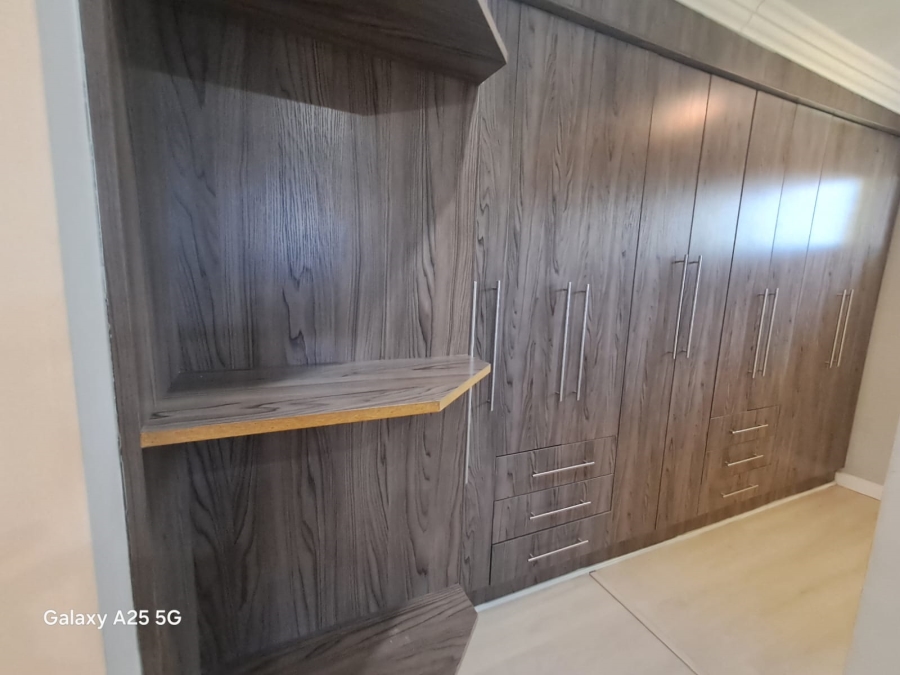 4 Bedroom Property for Sale in Brackendowns Gauteng