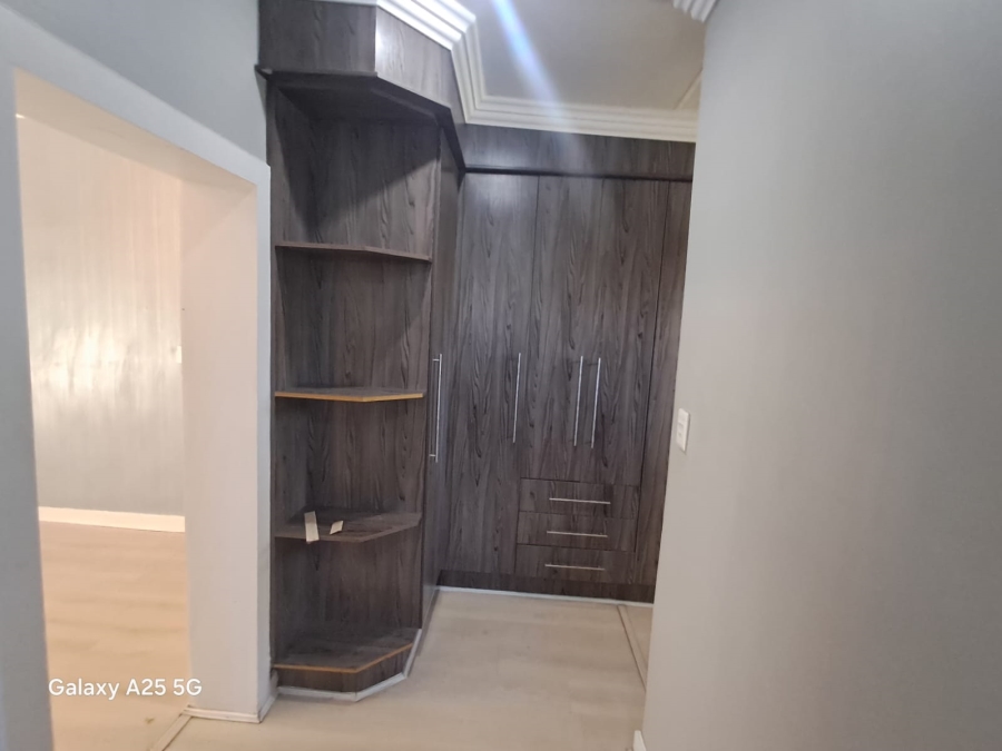 4 Bedroom Property for Sale in Brackendowns Gauteng