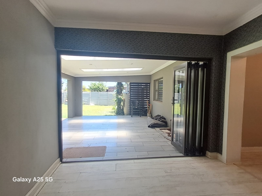 4 Bedroom Property for Sale in Brackendowns Gauteng