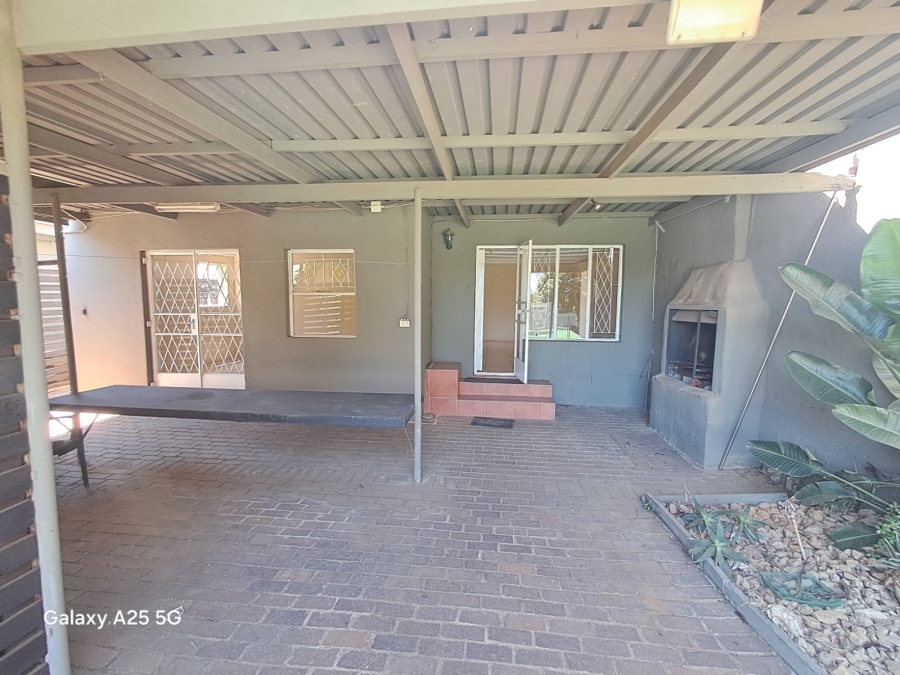4 Bedroom Property for Sale in Brackendowns Gauteng