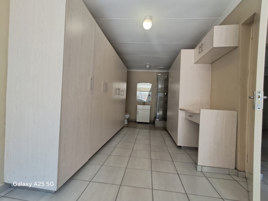 4 Bedroom Property for Sale in Brackendowns Gauteng