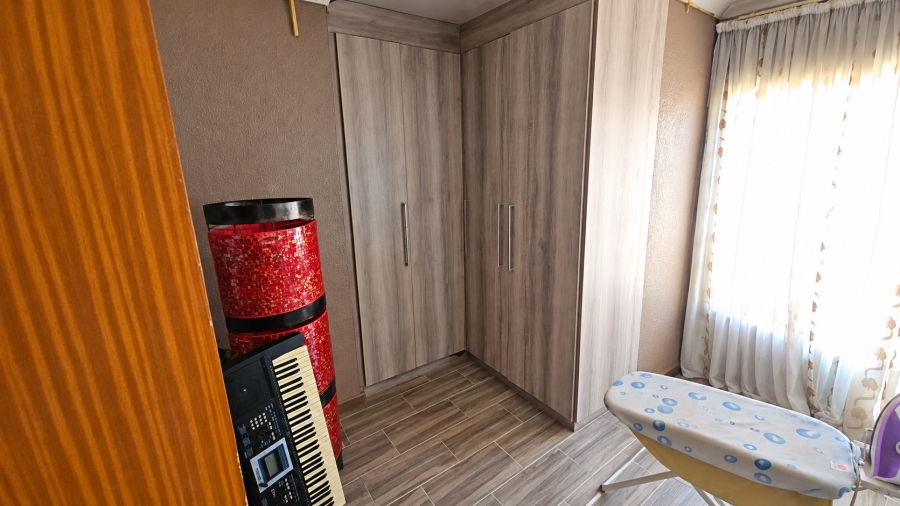 3 Bedroom Property for Sale in Daveyton Gauteng