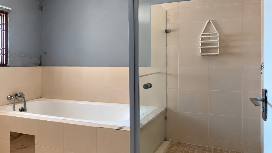 1 Bedroom Property for Sale in Erand Gardens Gauteng
