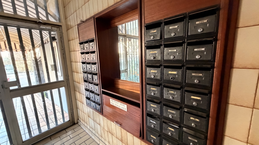 1 Bedroom Property for Sale in Sunnyside Gauteng