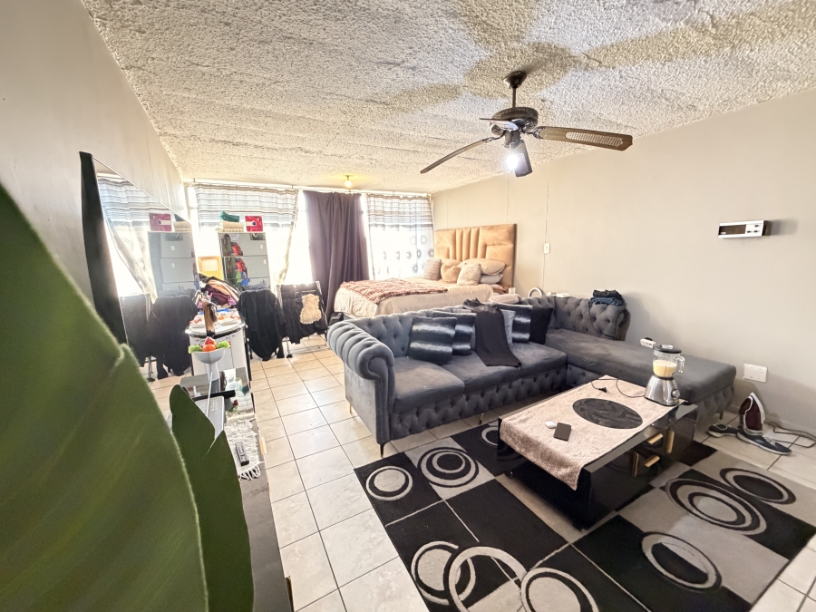 1 Bedroom Property for Sale in Sunnyside Gauteng