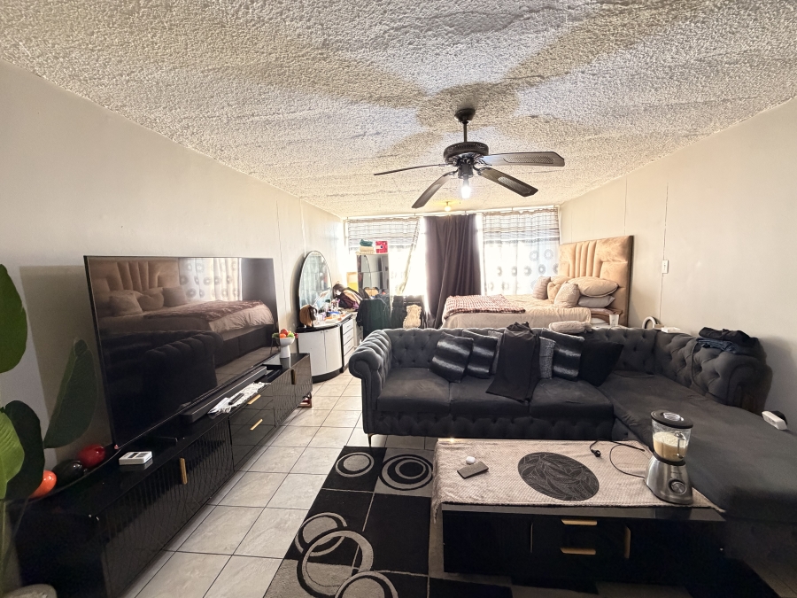 1 Bedroom Property for Sale in Sunnyside Gauteng