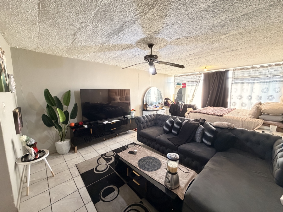 1 Bedroom Property for Sale in Sunnyside Gauteng