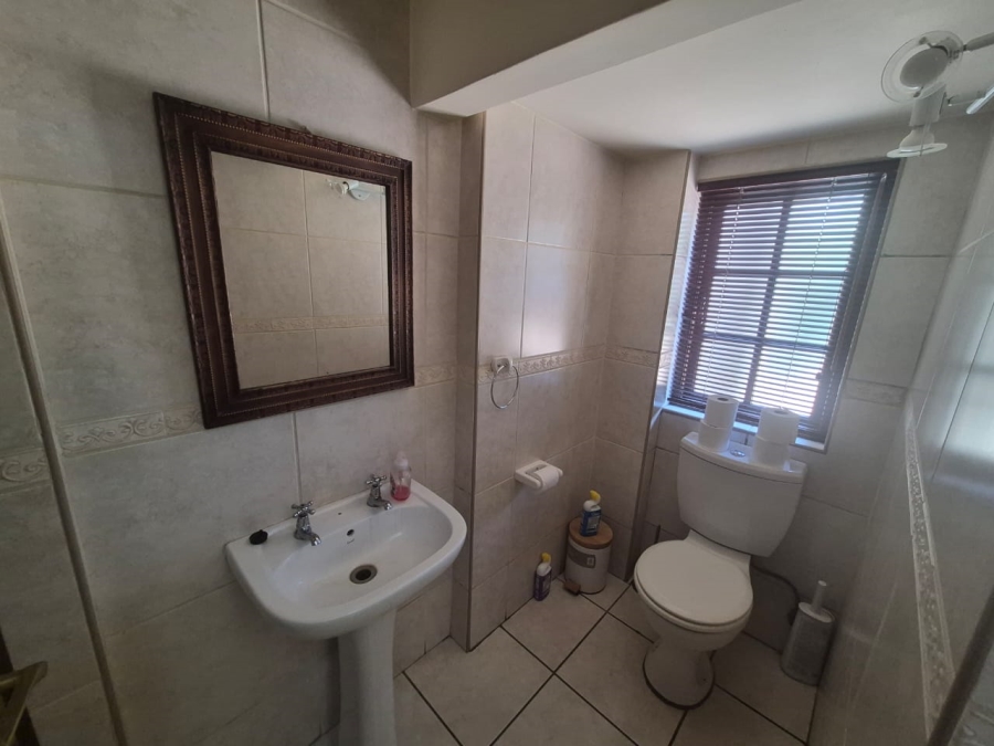 To Let 4 Bedroom Property for Rent in Bedfordview Gauteng