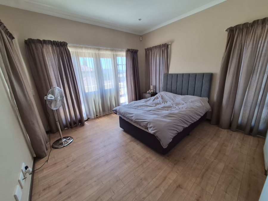 To Let 4 Bedroom Property for Rent in Bedfordview Gauteng