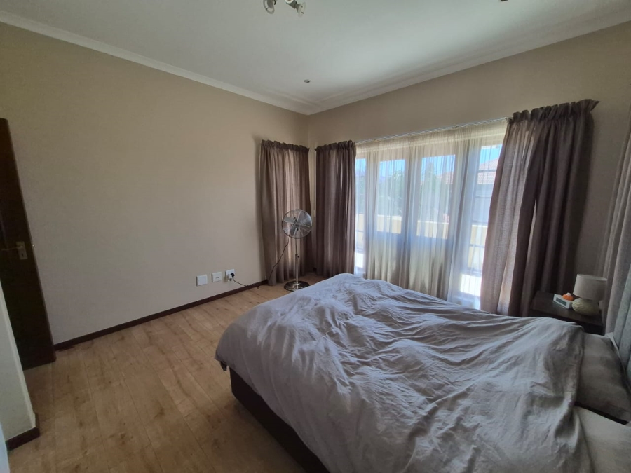 To Let 4 Bedroom Property for Rent in Bedfordview Gauteng