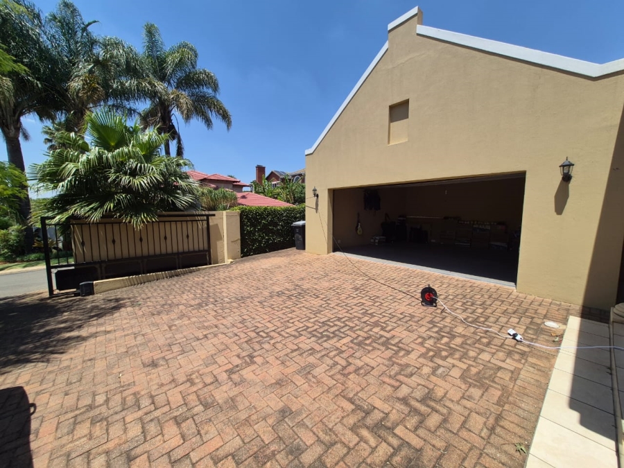 To Let 4 Bedroom Property for Rent in Bedfordview Gauteng
