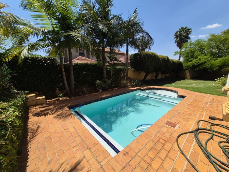 To Let 4 Bedroom Property for Rent in Bedfordview Gauteng