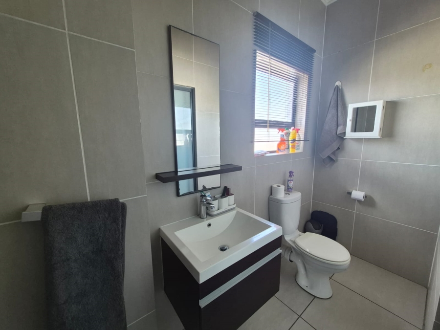 To Let 1 Bedroom Property for Rent in Greenstone Hill Gauteng