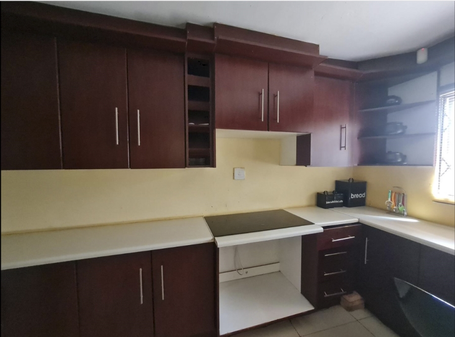 7 Bedroom Property for Sale in Klippoortje Gauteng