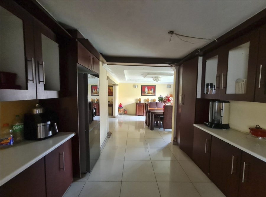 7 Bedroom Property for Sale in Klippoortje Gauteng