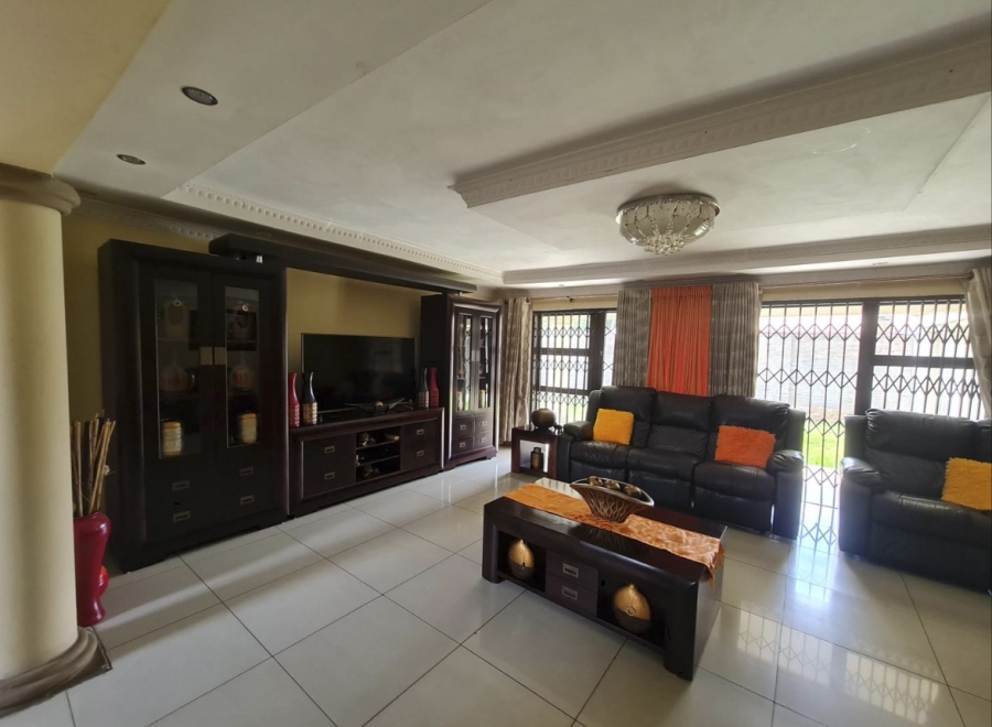 7 Bedroom Property for Sale in Klippoortje Gauteng