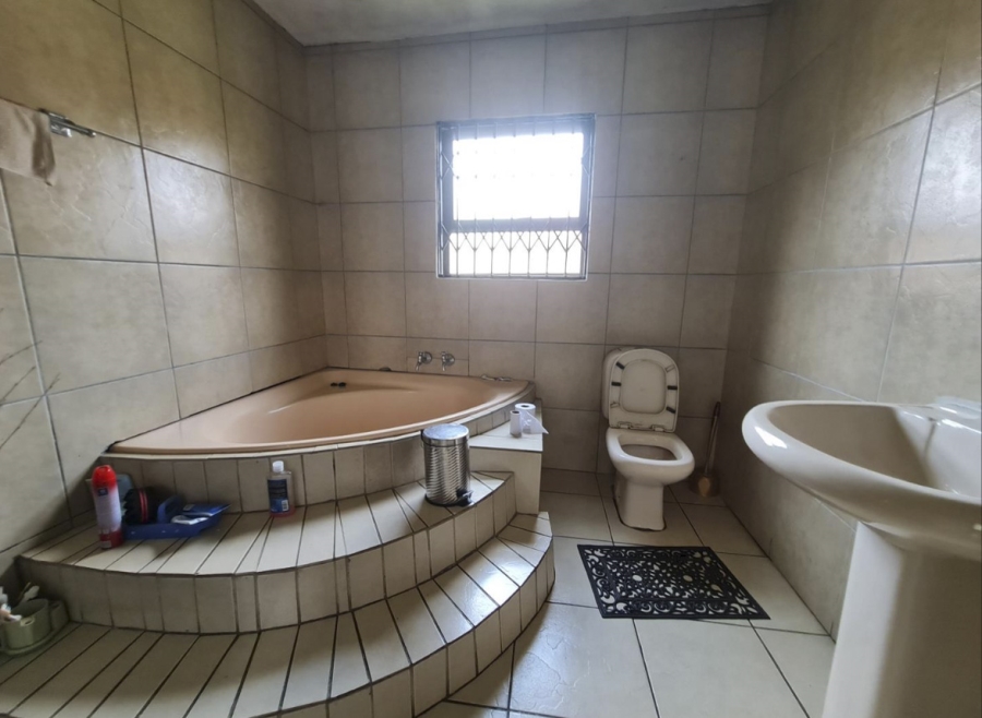7 Bedroom Property for Sale in Klippoortje Gauteng