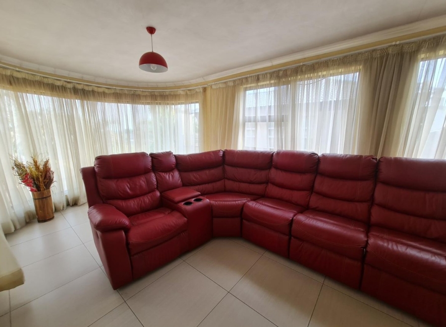 7 Bedroom Property for Sale in Klippoortje Gauteng