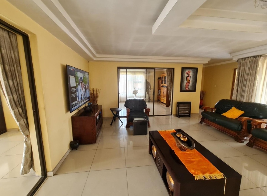 7 Bedroom Property for Sale in Klippoortje Gauteng